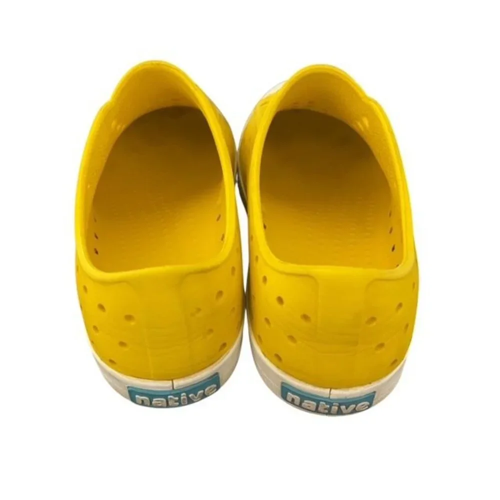 Native Jefferson Yellow and White Shoes Kids Size 2